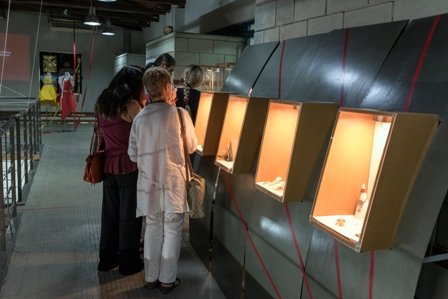 Τεχνικός Χειροποίητου Κοσμήματος & Σχεδιασμού Κοσμήματος