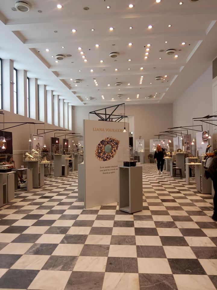 Στις εκθέσεις, A Jewel Made in Greece και Athens International Jewellery Show, οι Σπουδάστριες της Ειδικότητας Κοσμήματος της Σχολής μας.....