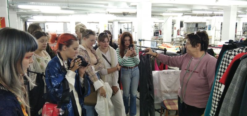 Εκπαιδευτική επίσκεψη σε Βιοτεχνίες Ενδυμάτων της περιοχής μας, για την Ειδικότητα Σχεδιαστή Μόδας του ΙΙΕΚ Δήμου Βόλου της ΚΕΚΠΑ –ΔΙΕΚ