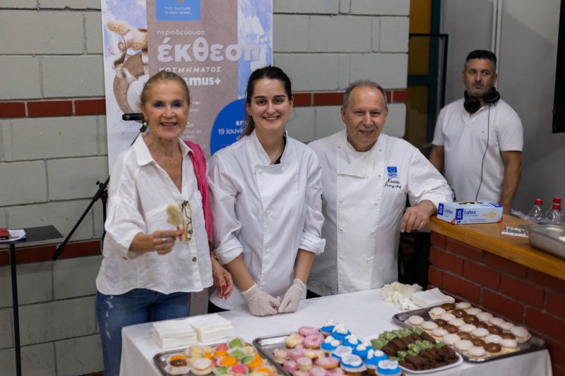 Ετήσια έκθεση σπουδαστικών εργασιών του ΙΙΕΚ της ΚΕΚΠΑ-ΔΙΕΚ του Δήμου Βόλου . Κάθε Ιούνιο πραγματοποιείται μια ‘γιορτή’ στο ΙΙΕΚ Δήμου Βό