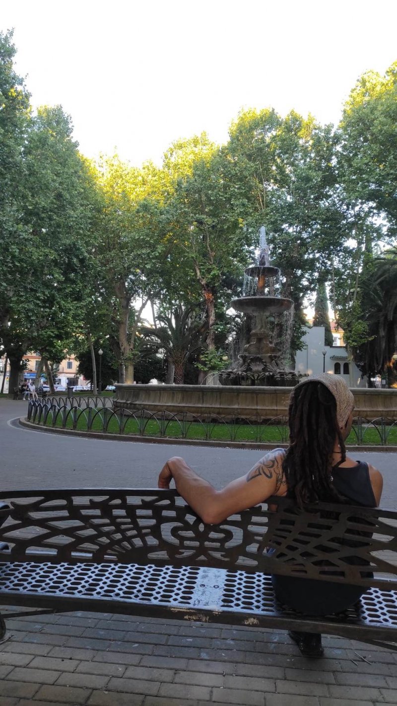 Ομάδα σπουδαστών του τμήματος Κοσμήματος του Ι.Ι.Ε.Κ Δήμου Βόλου, συνοδευόμενη από μια εκπαιδεύτρια και τη Διευθύντρια, επισκέφτηκαν την
