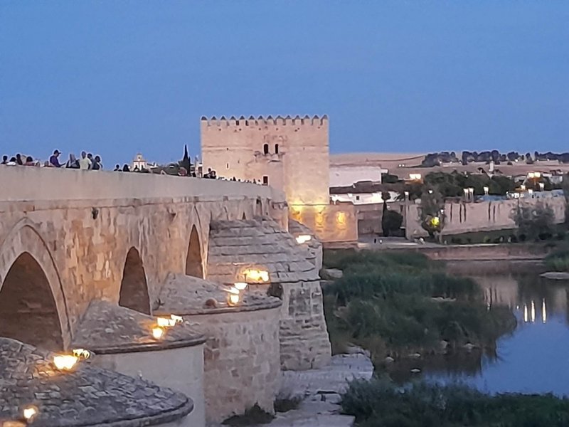 Ομάδα σπουδαστών του τμήματος Κοσμήματος του Ι.Ι.Ε.Κ Δήμου Βόλου, συνοδευόμενη από μια εκπαιδεύτρια και τη Διευθύντρια, επισκέφτηκαν την