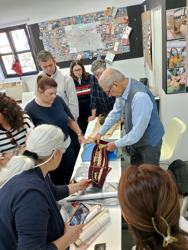 Παρουσίαση - σεμινάριο Παραδοσιακής Φορεσιάς στην ΙΣΑΕΚ ( ΙΙΕΚ ) Δήμου Βόλου. Την Τετάρτη 24/4 το απόγευμα στο χώρο της Σχολής, πραγματοποιήθ