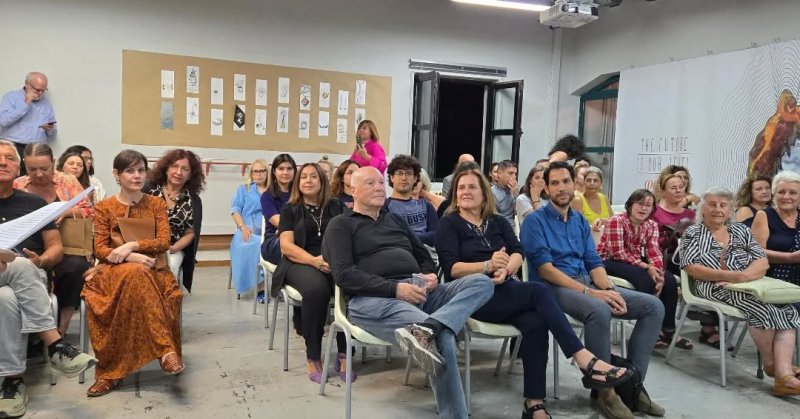 Διάλεξη για τη Γλυπτογραφία σε Πολύτιμους Λίθους, από την Γλύπτρια Ελένη Σέρρας-Ηerman στην Ι.Σ.Α.Ε.Κ Δήμου Βόλου. Με ιδιαίτερη συγκίνηση