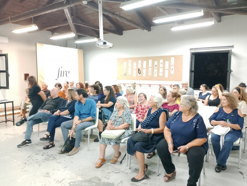 Διάλεξη για τη Γλυπτογραφία σε Πολύτιμους Λίθους, από την Γλύπτρια Ελένη Σέρρας-Ηerman στην Ι.Σ.Α.Ε.Κ Δήμου Βόλου. Με ιδιαίτερη συγκίνηση