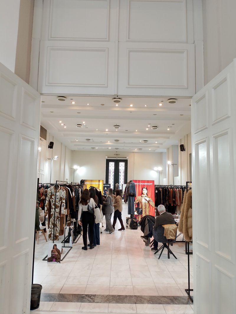 Athens Fashion Trade Show και Eleven the Fashion Project για τους Σπουδαστές της ΙΣΑΕΚ Δήμου Βόλου. Τις δύο μεγάλες κλαδικές εκθέσεις που αφορούν το ρούχο και τα αξ