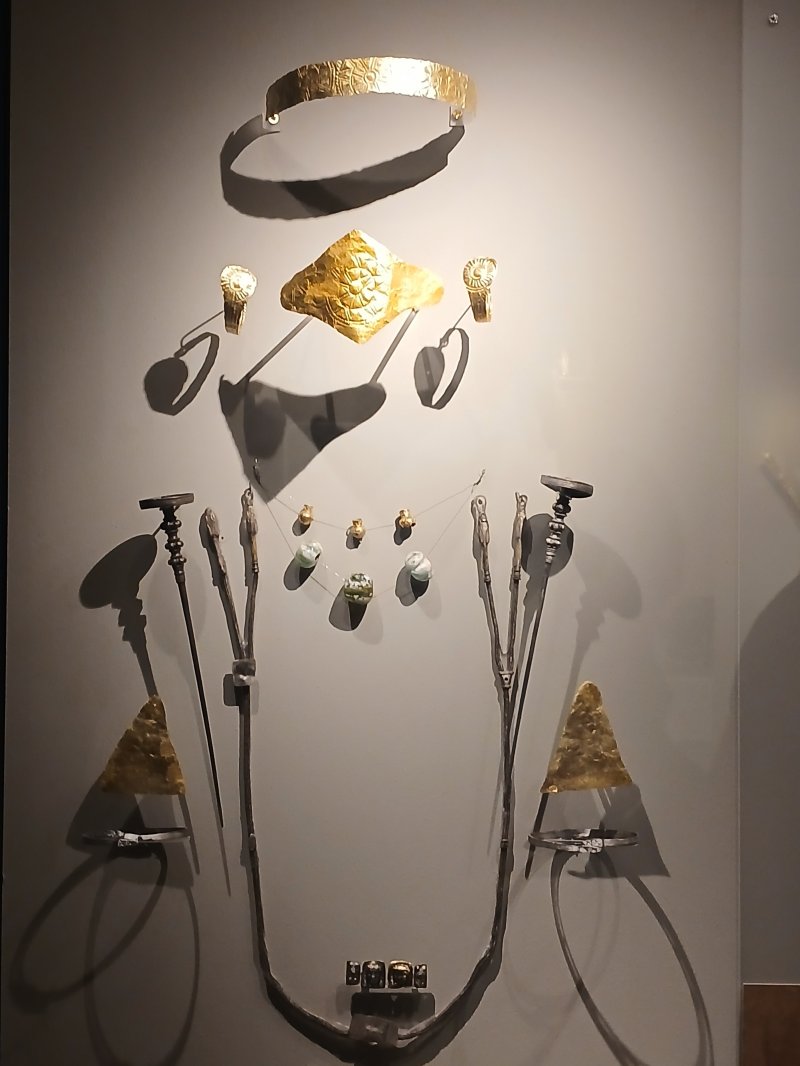 Participation of the I.S.A.E.K. of Volos Municipality in the European Jewelry Schools Meeting of PLE in Thessaloniki. I .S.A.E.K. of Volos Municipality successfully participated in the 31st European Conference of Jewelry Schools of PLE in Thessaloniki, he