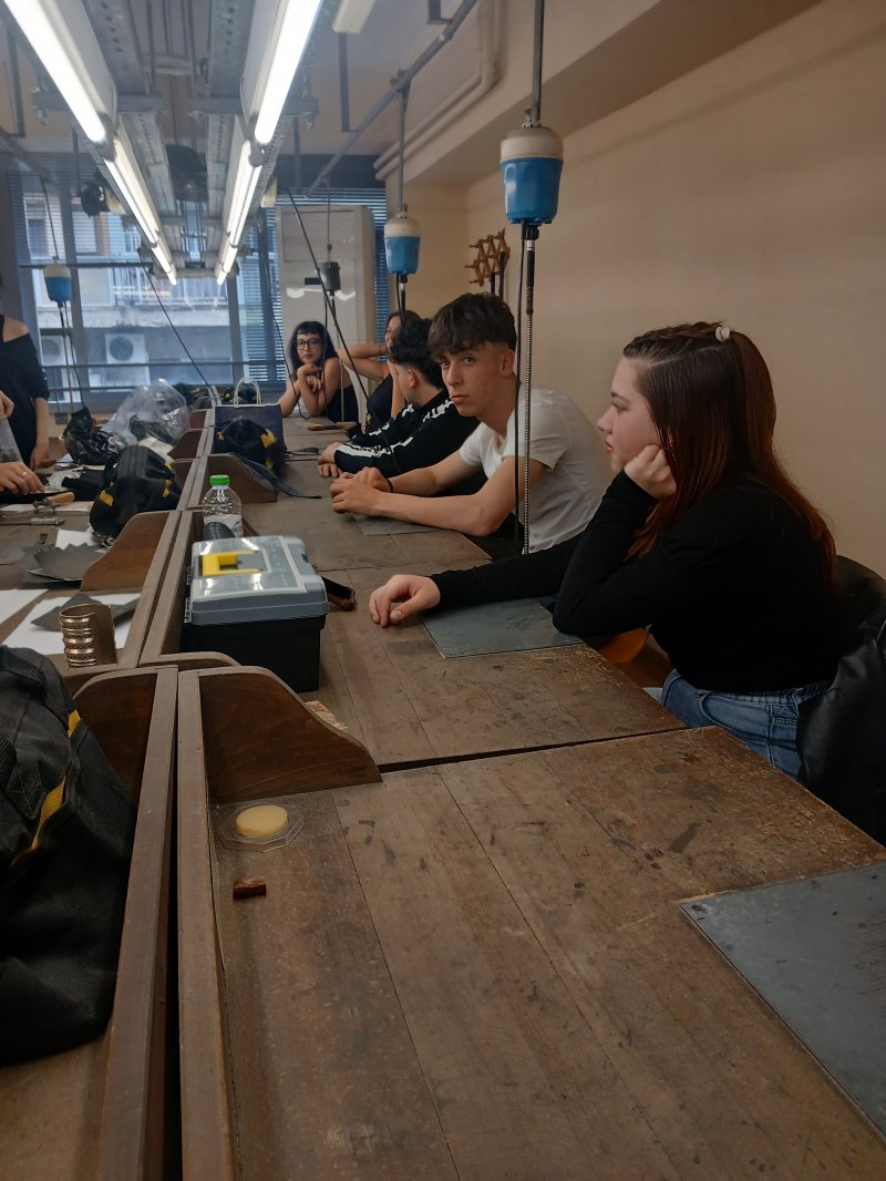 Participation of the I.S.A.E.K. of Volos Municipality in the European Jewelry Schools Meeting of PLE in Thessaloniki. I .S.A.E.K. of Volos Municipality successfully participated in the 31st European Conference of Jewelry Schools of PLE in Thessaloniki, he