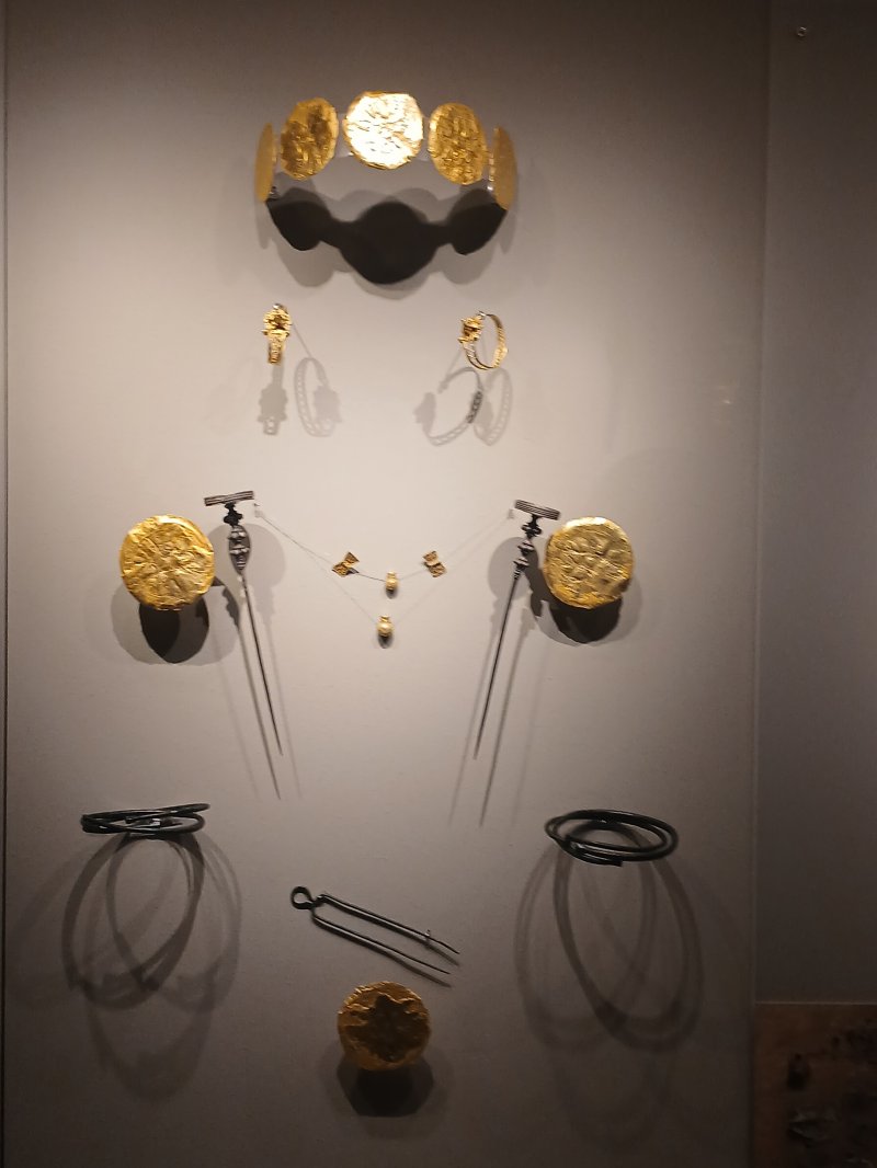 Participation of the I.S.A.E.K. of Volos Municipality in the European Jewelry Schools Meeting of PLE in Thessaloniki. I .S.A.E.K. of Volos Municipality successfully participated in the 31st European Conference of Jewelry Schools of PLE in Thessaloniki, he