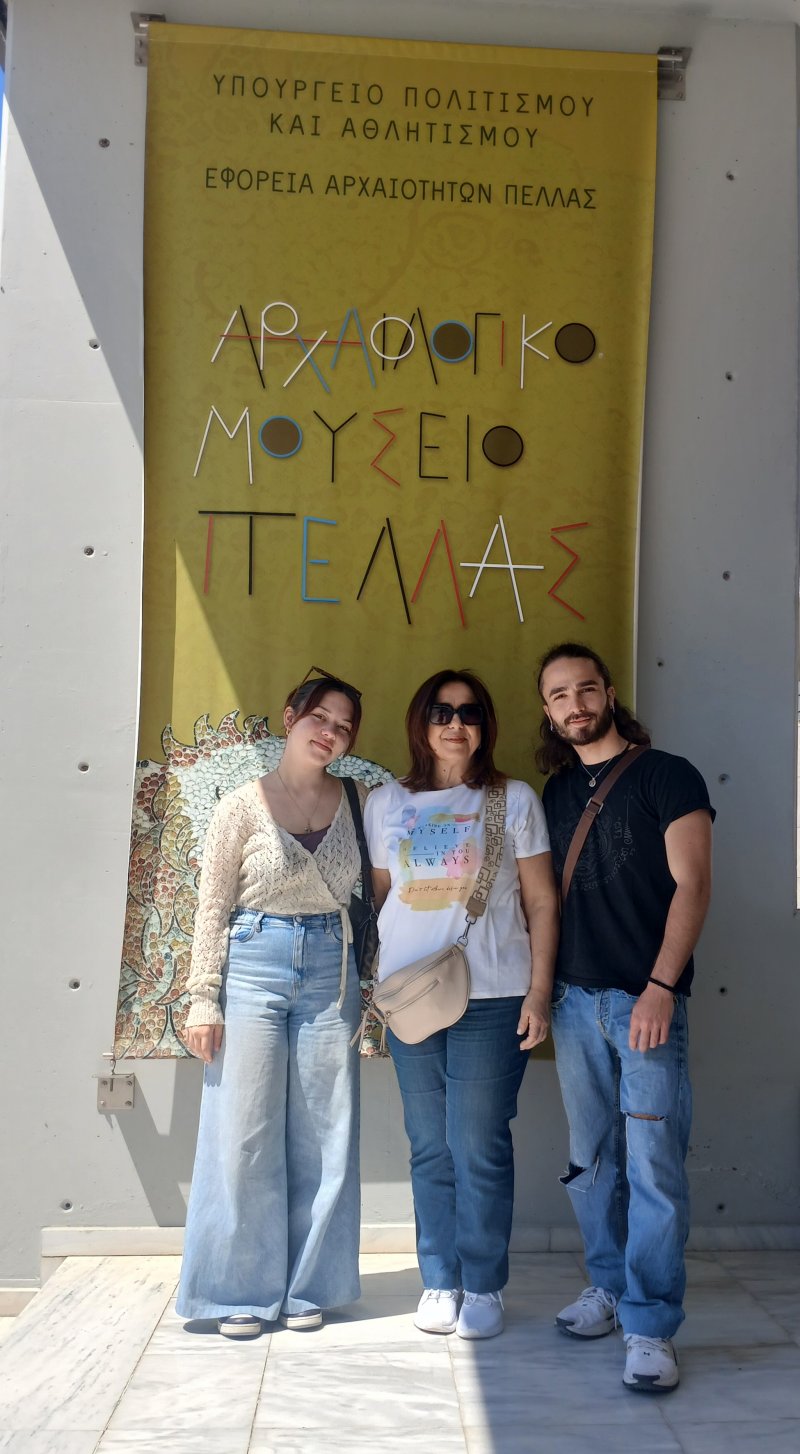 Participation of the I.S.A.E.K. of Volos Municipality in the European Jewelry Schools Meeting of PLE in Thessaloniki. I .S.A.E.K. of Volos Municipality successfully participated in the 31st European Conference of Jewelry Schools of PLE in Thessaloniki, he