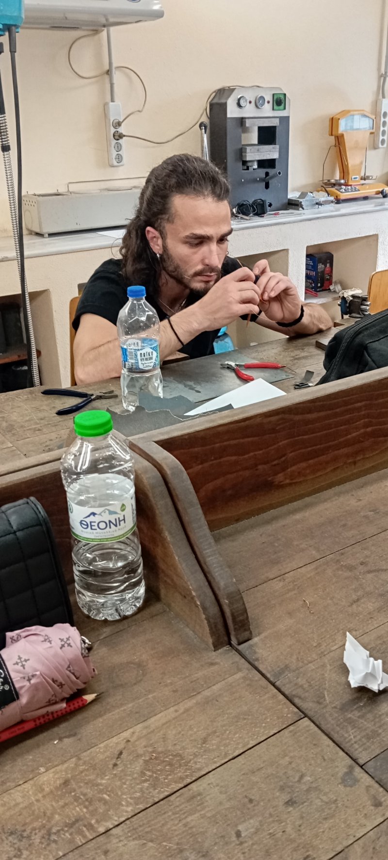 Participation of the I.S.A.E.K. of Volos Municipality in the European Jewelry Schools Meeting of PLE in Thessaloniki. I .S.A.E.K. of Volos Municipality successfully participated in the 31st European Conference of Jewelry Schools of PLE in Thessaloniki, he