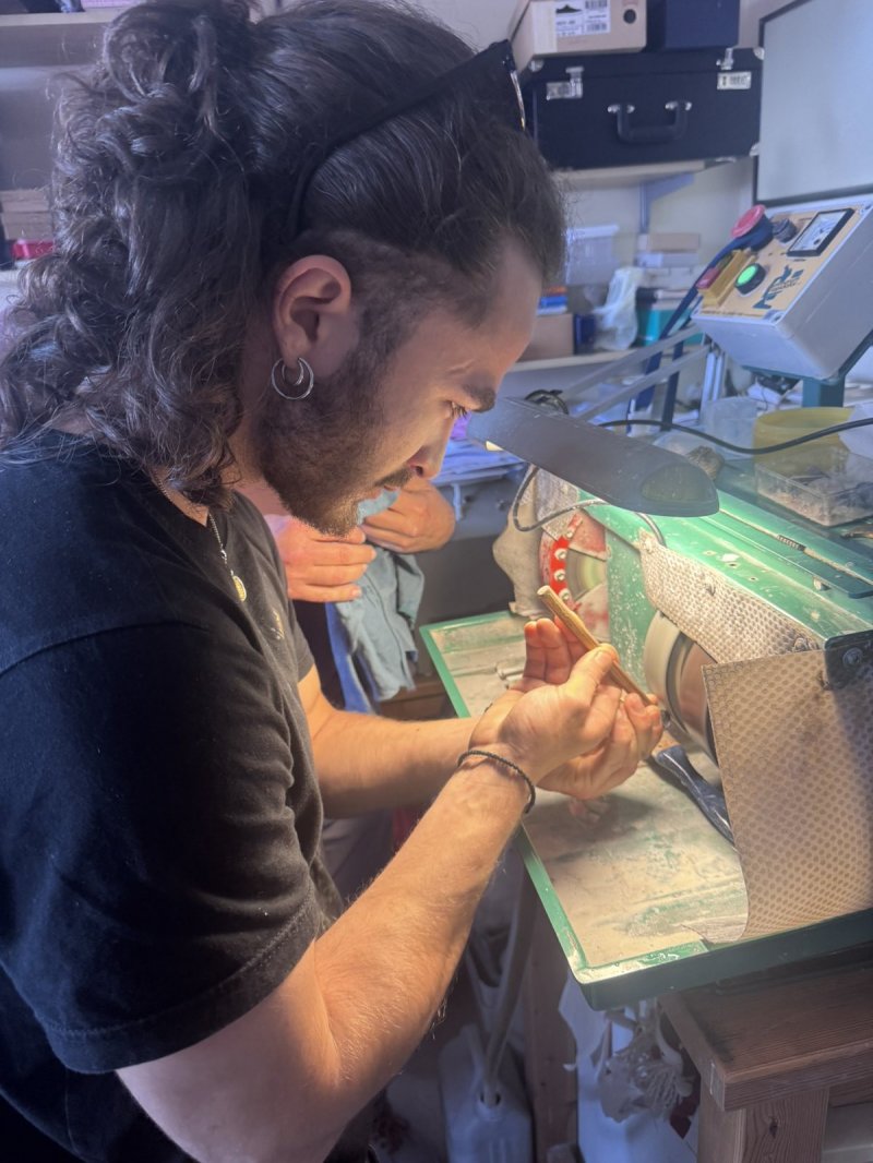 Participation of the I.S.A.E.K. of Volos Municipality in the European Jewelry Schools Meeting of PLE in Thessaloniki. I .S.A.E.K. of Volos Municipality successfully participated in the 31st European Conference of Jewelry Schools of PLE in Thessaloniki, he