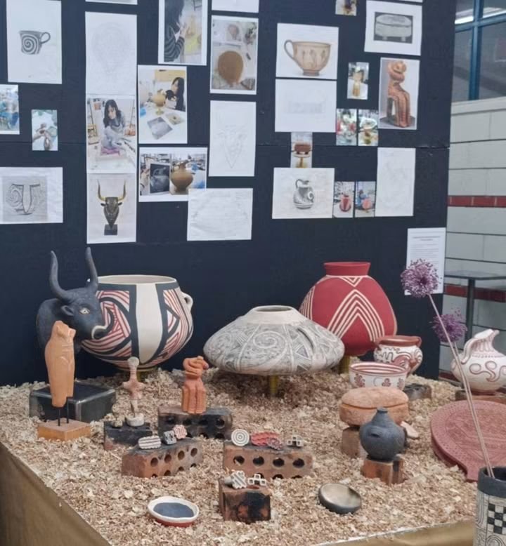 Annual exhibition of student’s creations and PLE travelling Jewelry exhibition at ISAEK of Volos Municipality