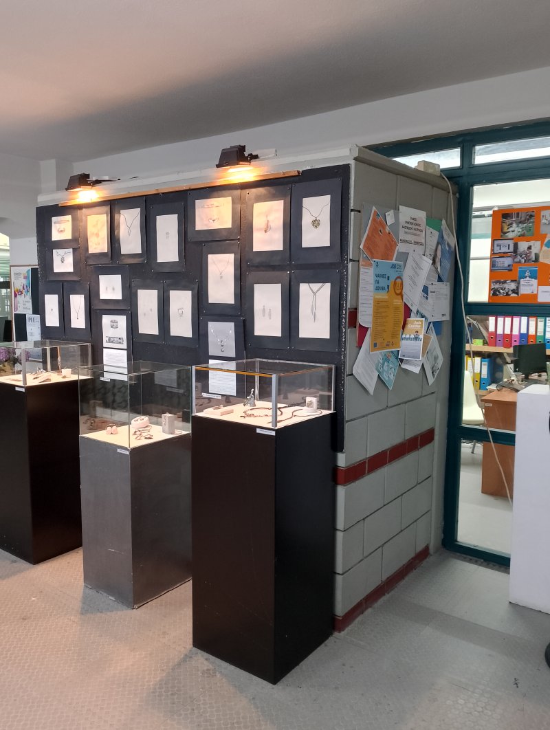 Annual exhibition of student’s creations and PLE travelling Jewelry exhibition at ISAEK of Volos Municipality