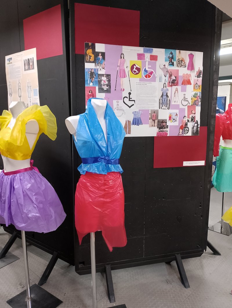 Annual exhibition of student’s creations and PLE travelling Jewelry exhibition at ISAEK of Volos Municipality