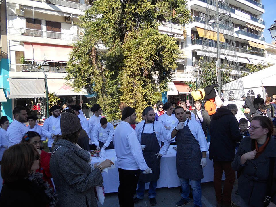 Σπουδαστές και σπουδάστριες των ειδικοτήτων Μαγειρικής και Υποδοχής του Ι.Ι.Ε.Κ. Δήμου Βόλου στις Εκδηλώσεις που οργάνωσε ο Δήμος Βόλου για