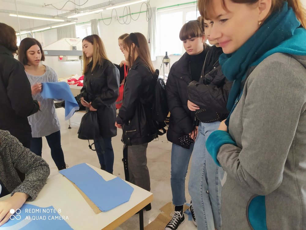 Εκπαιδευτική επίσκεψη σε Βιοτεχνίες Ενδυμάτων της περιοχής μας, για Σπουδάστριες της Ειδικότητες Σχεδιαστή Μόδας και τις Σπουδάστριες τη