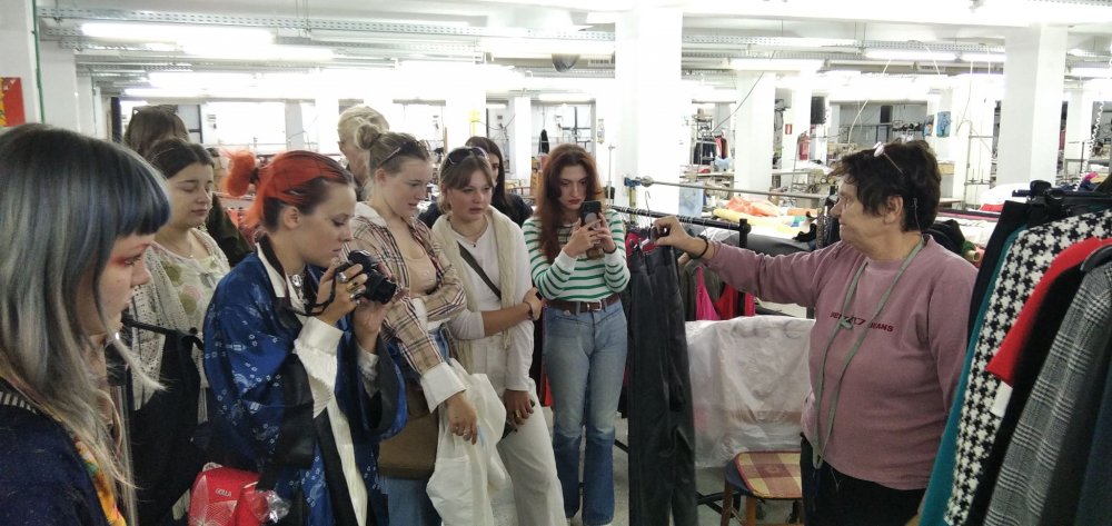Εκπαιδευτική επίσκεψη σε Βιοτεχνίες Ενδυμάτων της περιοχής μας, για την Ειδικότητα Σχεδιαστή Μόδας του ΙΙΕΚ Δήμου Βόλου της ΚΕΚΠΑ –ΔΙΕΚ