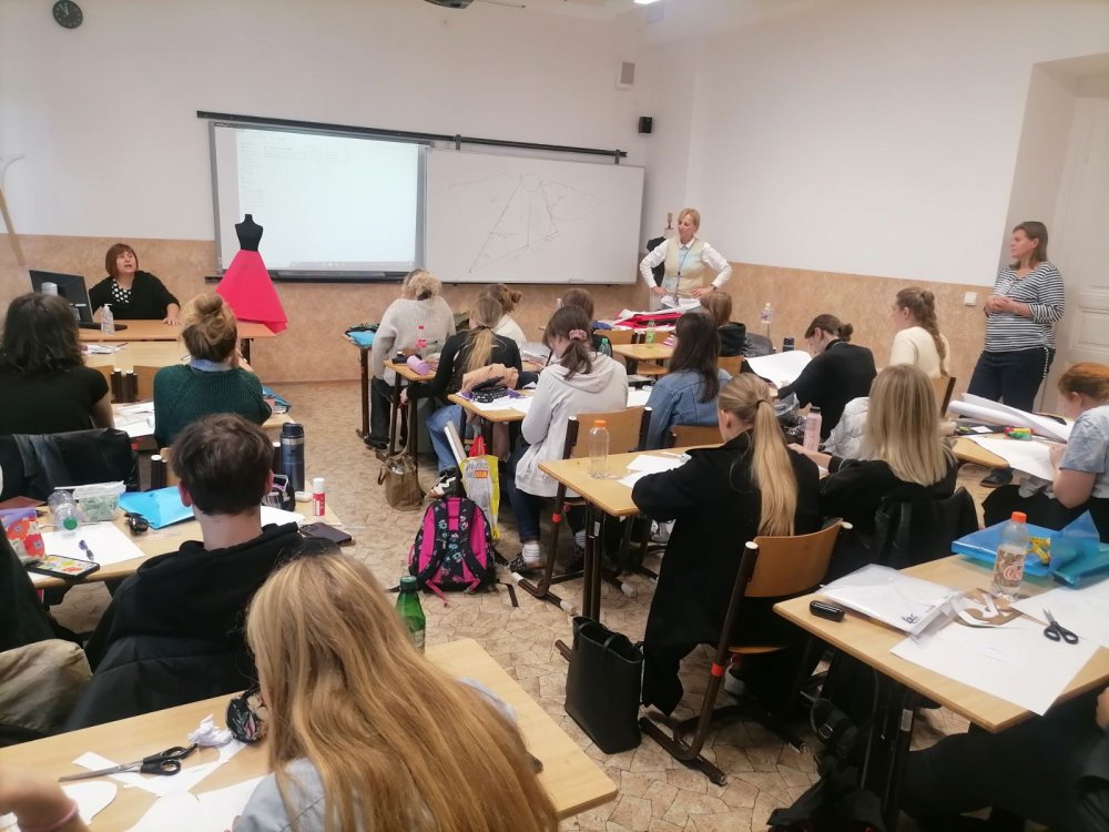 Συμμετοχή Εκπαιδεύτριας του ΙΙΕΚ Δήμου Βόλου σε πρόγραμμα, Erasmus+ για Staff