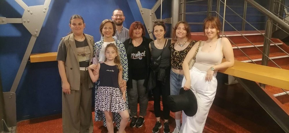 Δημιουργία Κοστουμιών από τις Σχεδιάστριες Μόδας, για παραστάσεις του φροντιστηρίου Αγγλικών Λάνη