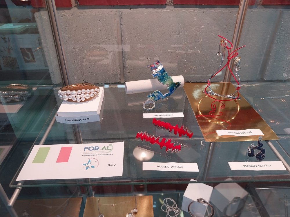 Grand opening of the Pan-European Traveling Jewelry Exhibition of P.L.E.( European Parliament of Jewelry Schools ) at VTI Volos Municipality - KEKPA - DIEK