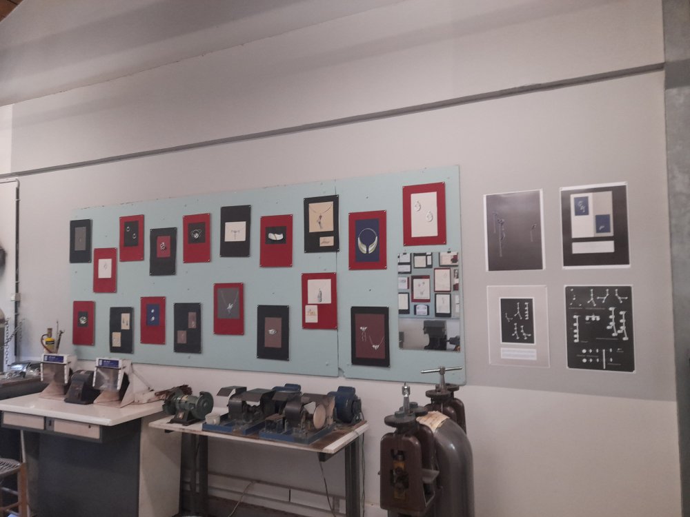 Ετήσια Έκθεση Σπουδαστικών Εργασιών & Πανευρωπαική Περιοδεύοθσα Έκθεση Κοσμήματος στην ΙΣΑΕΚ ( ΙΙΕΚ ) Δήμου Βόλου