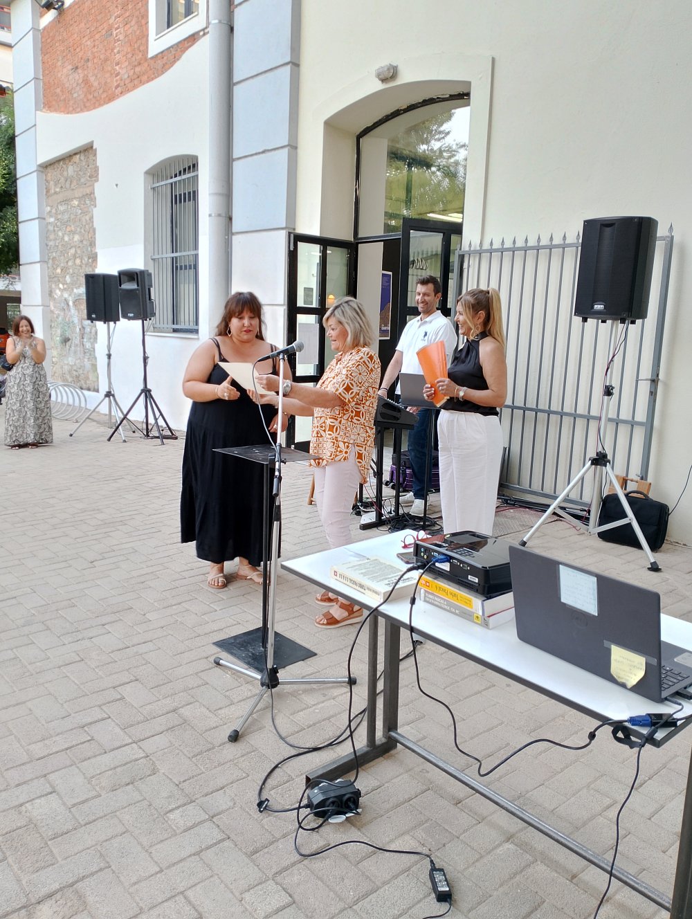 Ετήσια Έκθεση Σπουδαστικών Εργασιών & Πανευρωπαική Περιοδεύοθσα Έκθεση Κοσμήματος στην ΙΣΑΕΚ ( ΙΙΕΚ ) Δήμου Βόλου