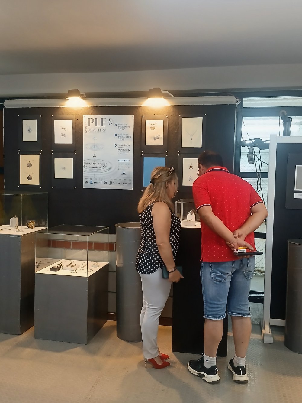 Εγκαίνια της Πανευρωπαϊκής Περιοδεύουσας Έκθεσης Κοσμήματος του Ευρωπαϊκού Κοινοβουλίου Σχολών Αργυροχρυσοχοΐας P.L.E., στην ΙΣΑΕΚ Δήμου Β�